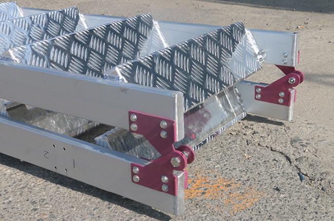 铝合金折叠式消防梯